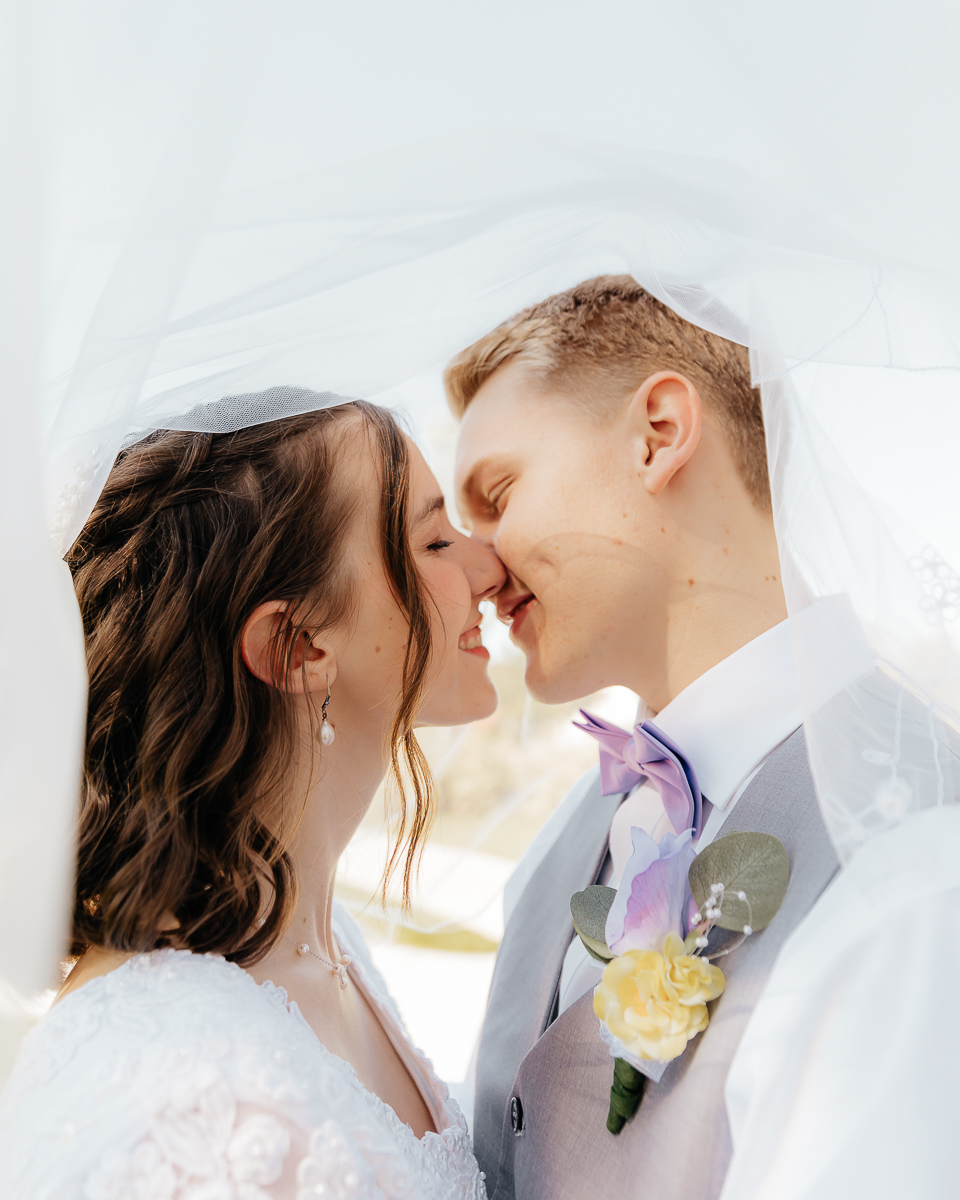 Why the Color of Your Wedding Dress Matters - kimberlycrookphoto.com Why the Color of Your Wedding Dress Matters - kimberlycrookphoto.com