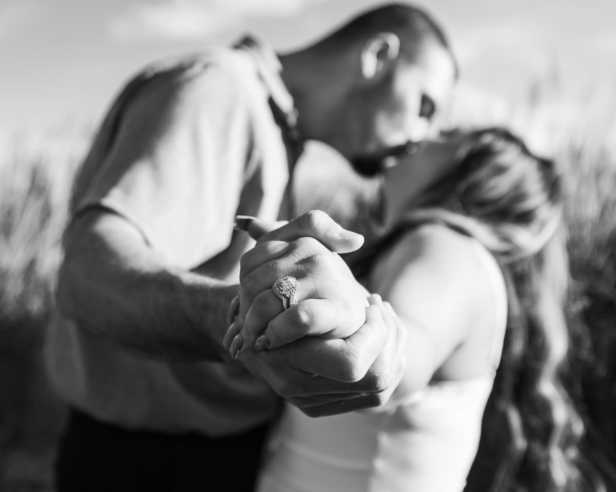 SaltLakeCityPhotographer-DeziraeThomasEngagements-063